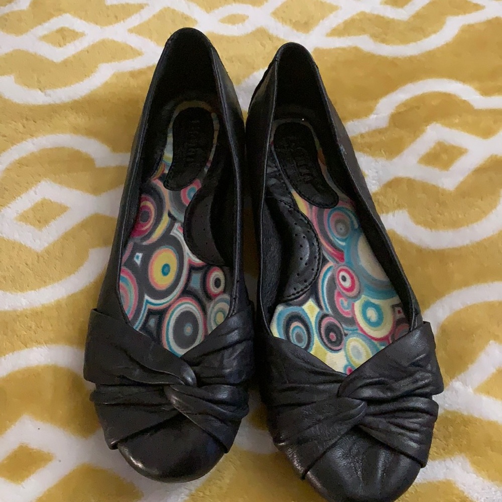 Born Black Flats